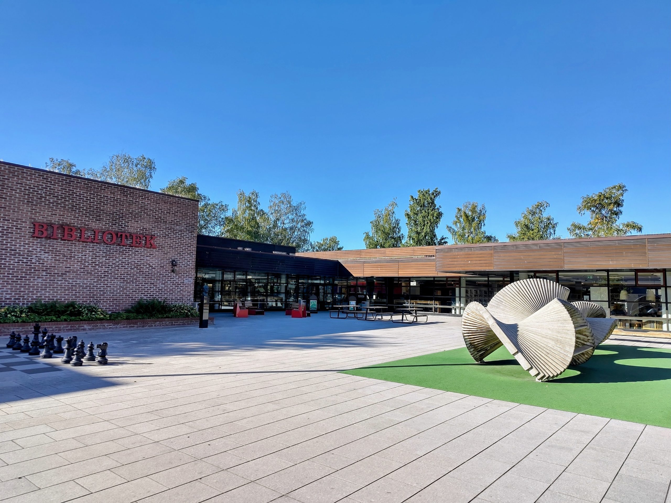 Bekkestua Bekkestua torg og fasade