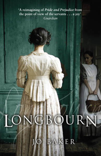 Cover for bok Longbourn. Dame med ryggen til, tjenestepike lenger unna i bildet. 