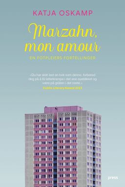 En fotpleiers fortelling om en fargerik gjeng  mennesker.